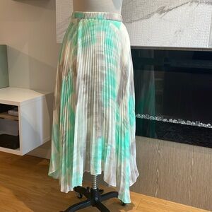 Club Monaco pleated maxi skirt. Green, cream and tan. Size US S/ US 6